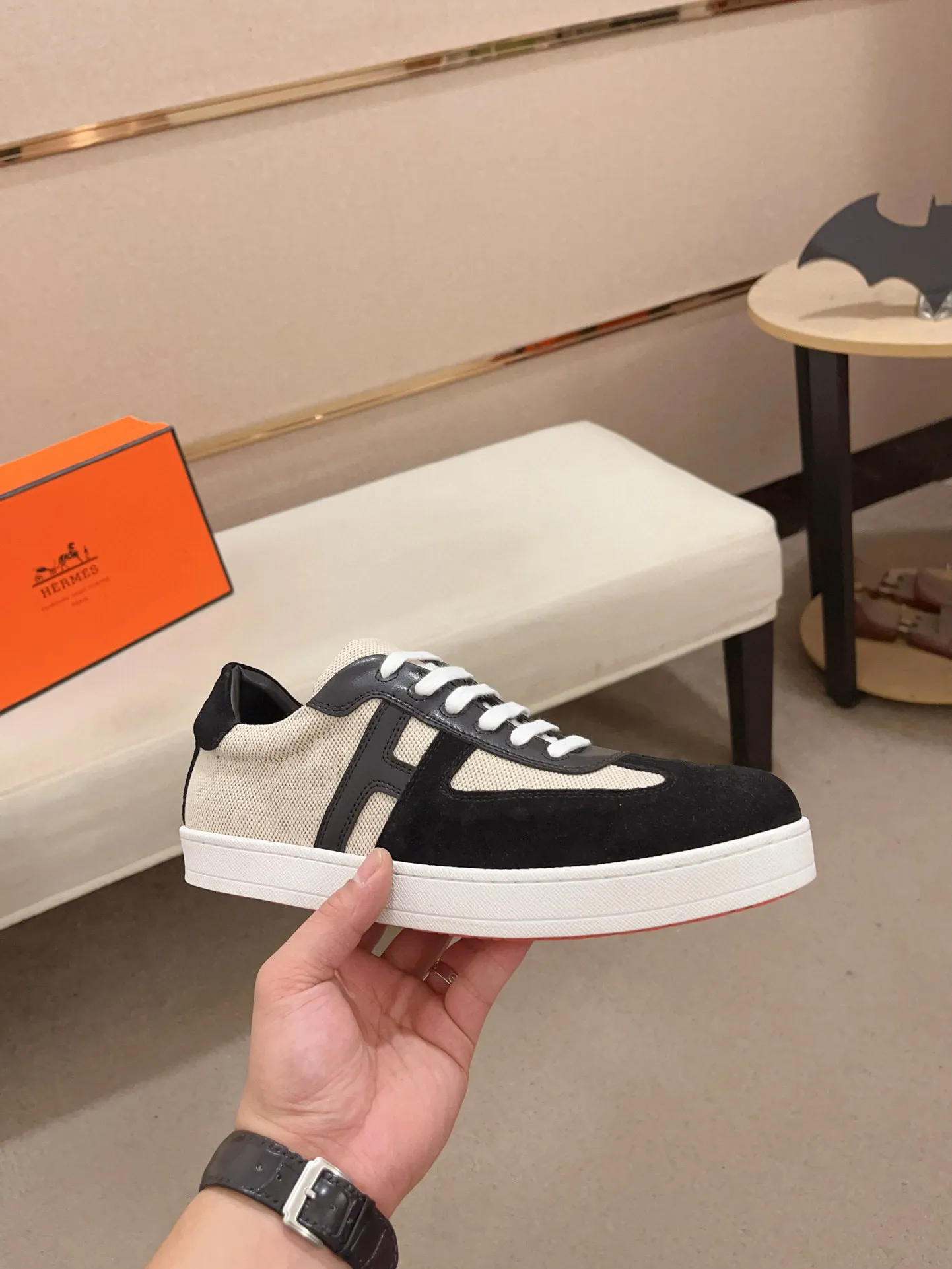 Men's clothing and shoes💰: 400💰《HERMES》【Classic Original Version】Hermès; Top 🔝 Purchasing Agency 🔍🔍Men's latest 🇺🇸 counter sales simultaneously, original ▲▲cowhide imported from Italy ▲▲Exquisite workmanship (Italian 🇮🇹Imported water-dyed 🐂cowhide lining) sole: original sole provided by the original factory, ⚠️exclusive double-layer activity·TPR·rubber·combined molded outsole; Code number: 38-44 (45/46 can be customized, non-refundable)